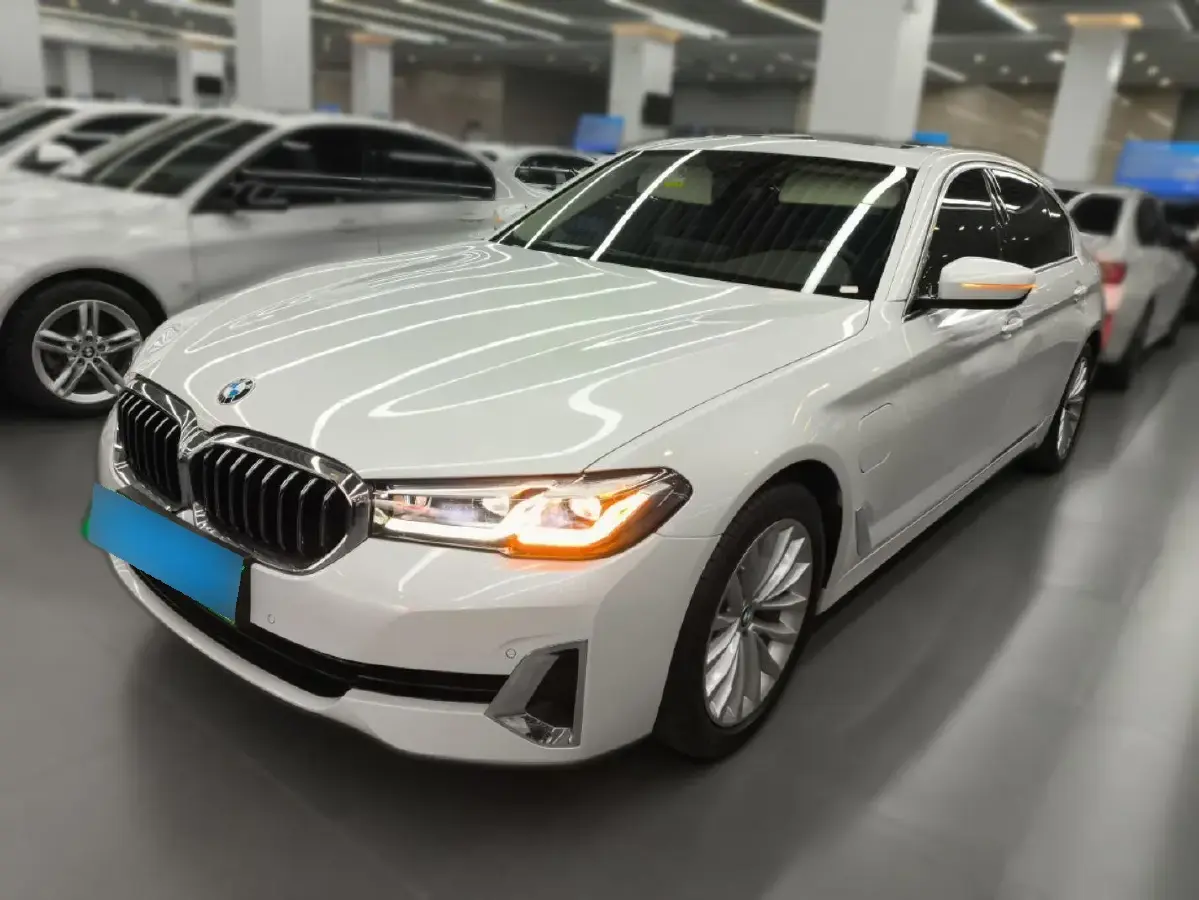2021 BMW 5 Series 2.0T 184HP L4 8AT PHEV 17.7KWH