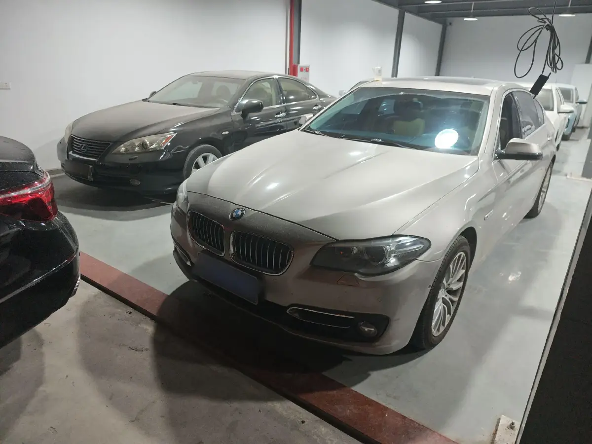 2018 BMW 5 Series 2.0T 224HP L4 8AT