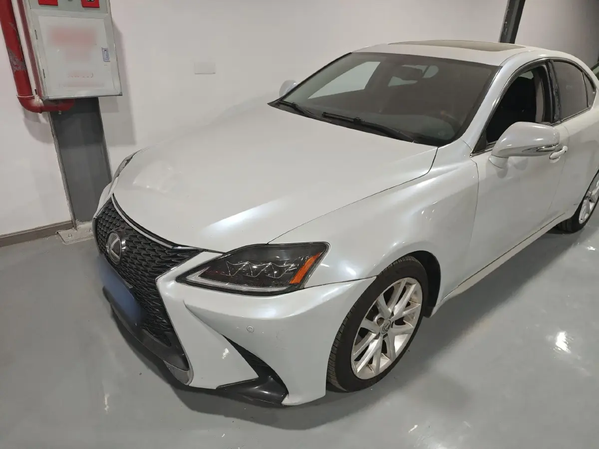 2019 Toyota Camry 2.5L 209HP L4 8AT