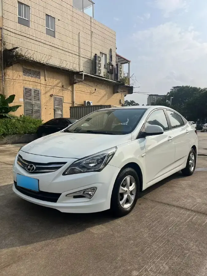 2014 Hyundai Reina 1.4L 107HP L4 4AT