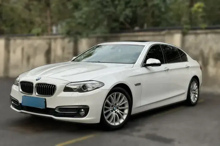 2017 BMW 5 Series 2.0T 218HP L4 8AT