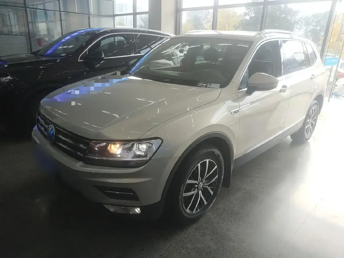 2018 Volkswagen Tiguan L 2.0T 186HP L4 7DCT