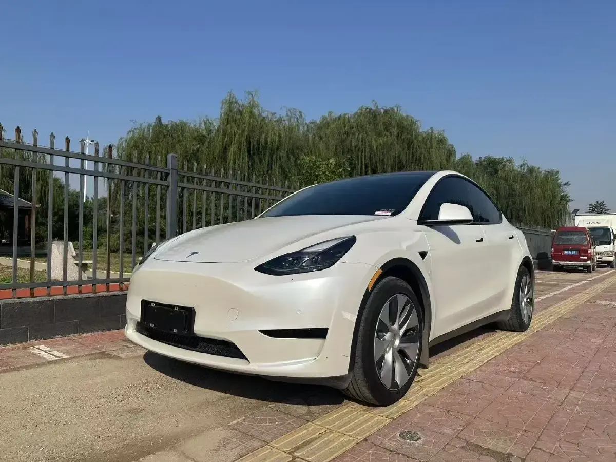 2022 Tesla Model Y BEV 60KWH