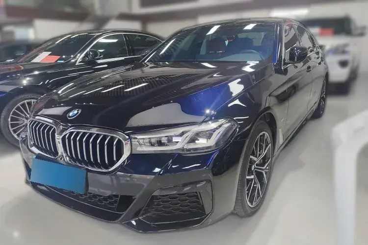 2022 BMW 5 Series 2.0T 252HP L4 8AT