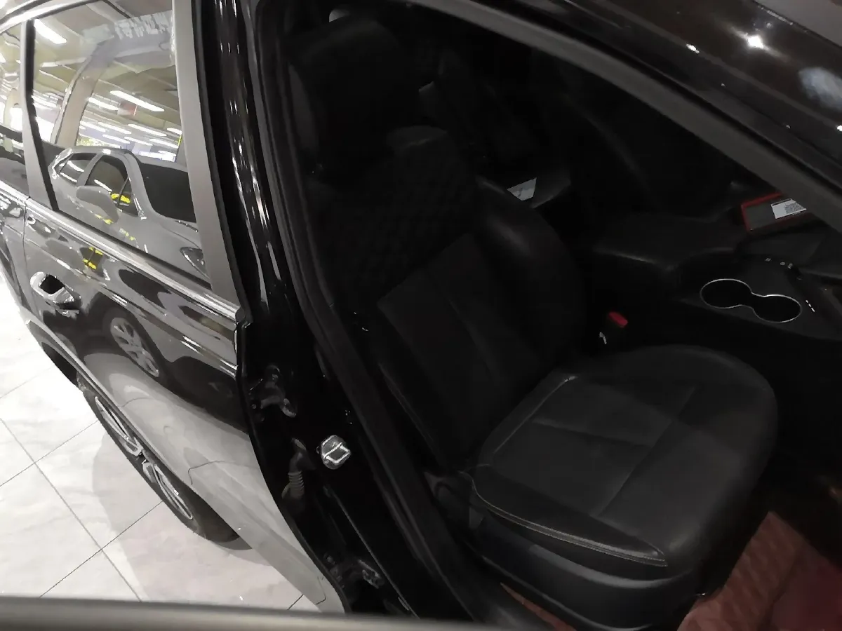 2017 Kia KX7 2.0T 241HP L4 6AT,autocango,china used car exporter,china ev exporter,chinese used car exporter,chinese used ev exporter