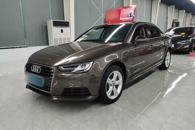2017 Audi A4L 2.0T 190HP L4 7DCT