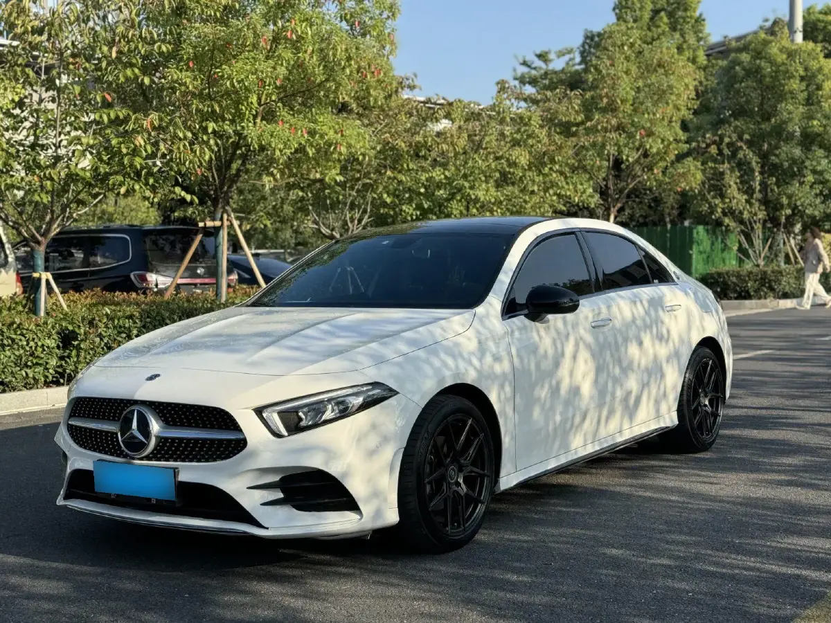 2020 Mercedes-Benz A Class 1.3T 163HP L4 7DCT