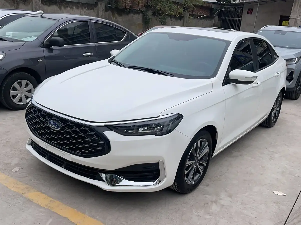 2021 Ford Escort 1.5L 122HP L3 6AT