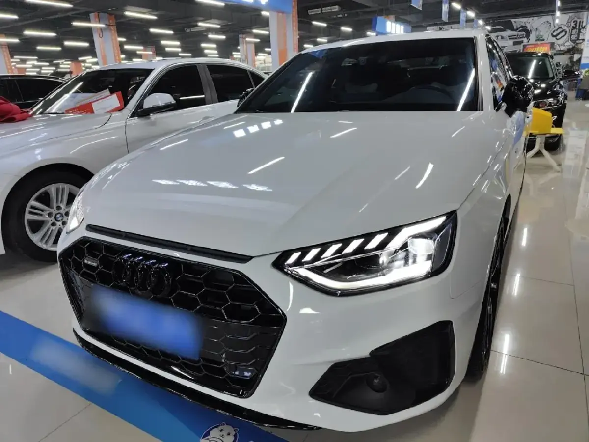 2023 Audi A4L 2.0T 190HP L4 7DCT