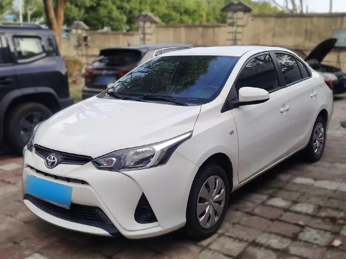 2021 Toyota Yaris L 1.5L 112HP L4 CVT