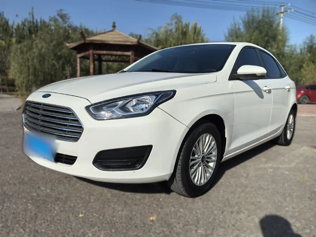 2017 Ford Escort 1.5L 113HP L4 6AT