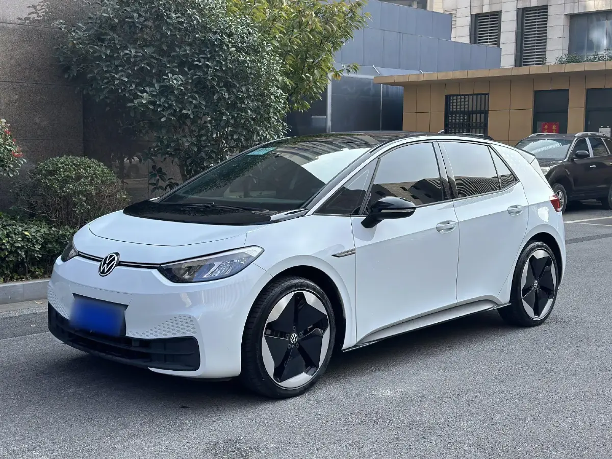 2023 Volkswagen ID.3 BEV 52.8KWH
