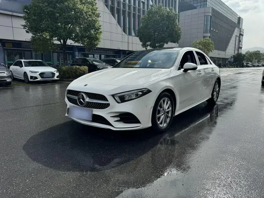 2021 Mercedes-Benz A Class 1.3T 163HP L4 7DCT