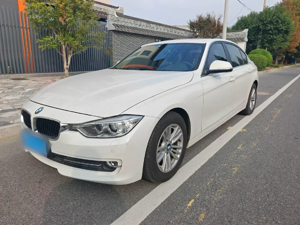 2015 BMW 3 Series 2.0T 184HP L4 8AT