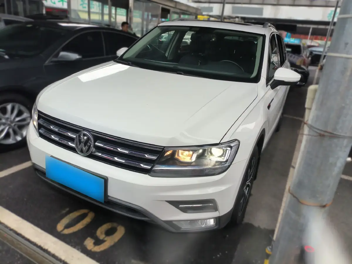 2017 Volkswagen Tiguan L 1.8T 180HP L4 7DCT
