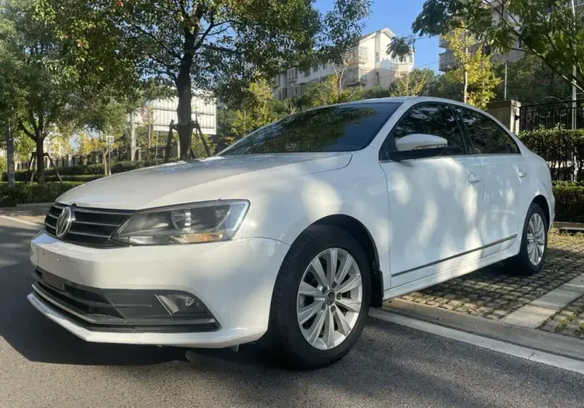 2015 Volkswagen Sagitar 1.6L 110HP L4 6AT