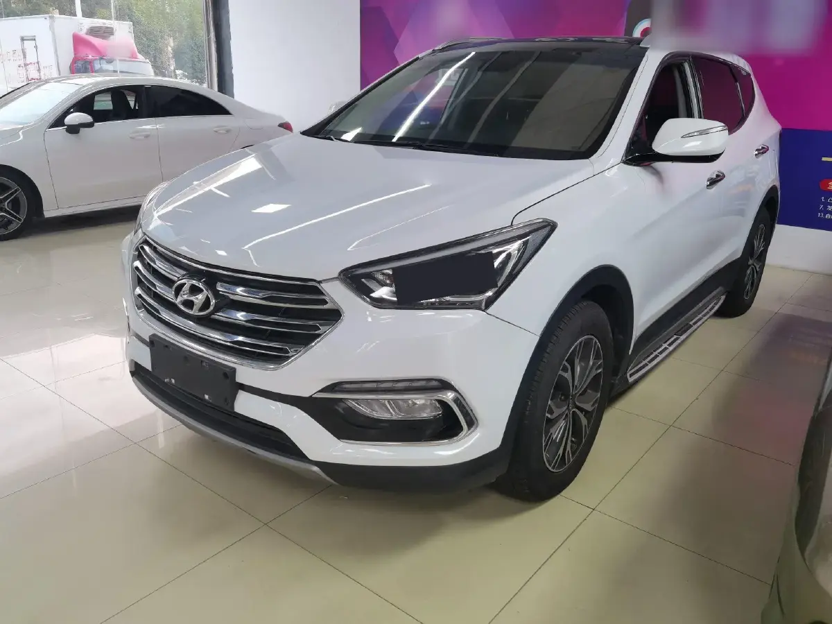 2017 Hyundai Santafe 2.0T 245HP L4 6AT
