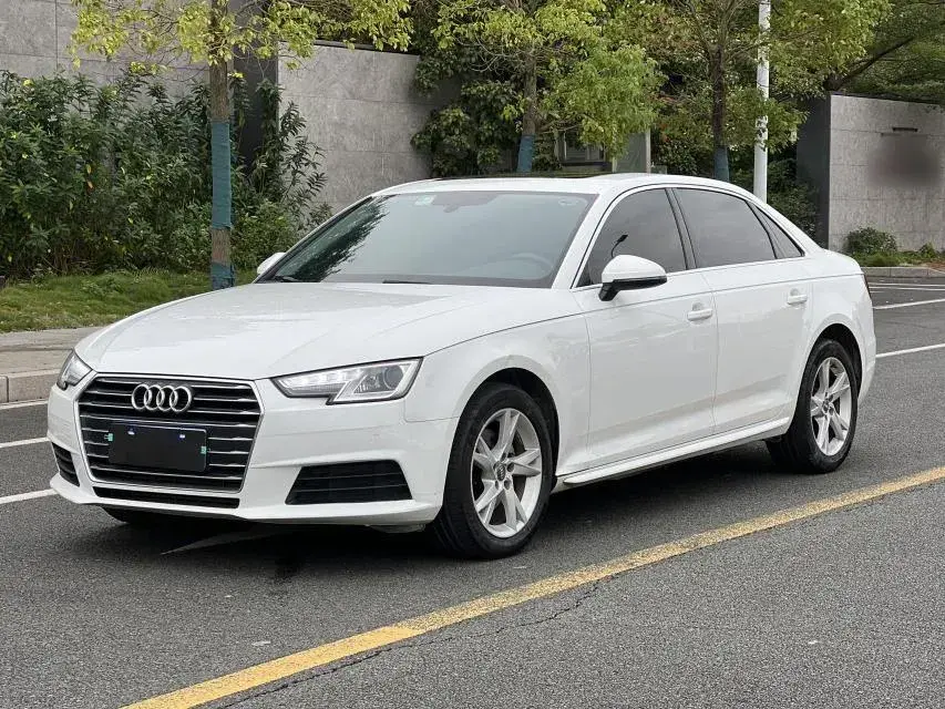 2017 Audi A4L 2.0T 190HP L4 7DCT