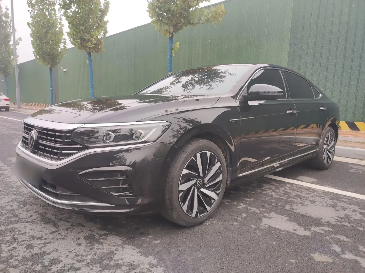 2023 Volkswagen Passat 2.0T 186HP L4 7DCT