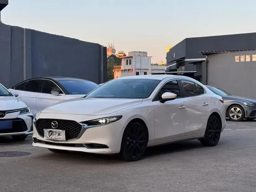 2021 Mazda 3 Axela 2.0L 158HP L4 6AT