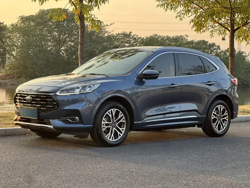 2020 Ford Escape 2.0T 248HP L4 8AT