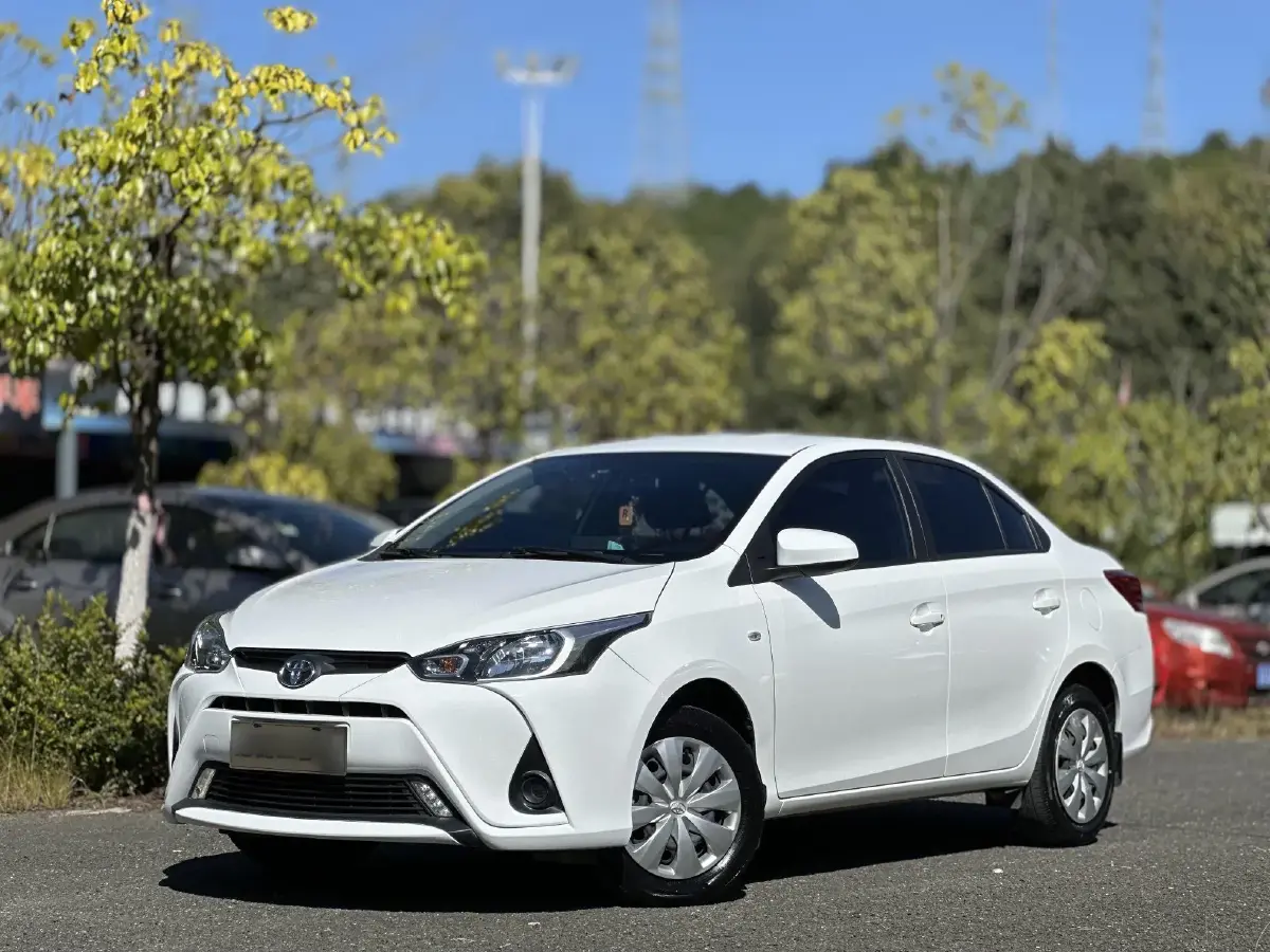 2019 Toyota Yaris L 1.5L 110HP L4 CVT