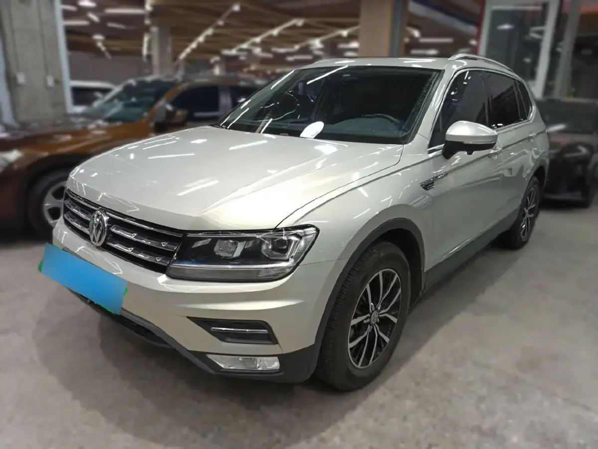 2017 Volkswagen Tiguan L 1.8T 180HP L4 7DCT