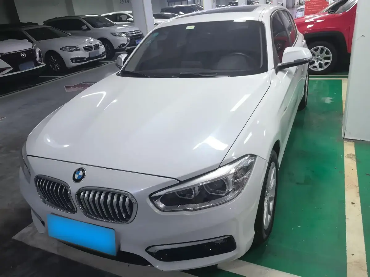 2015 BMW 1 Series 1.6T 136HP L4 8AT