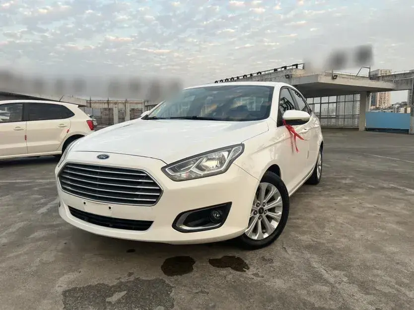 2015 Ford Escort 1.5L 113HP L4 5MT