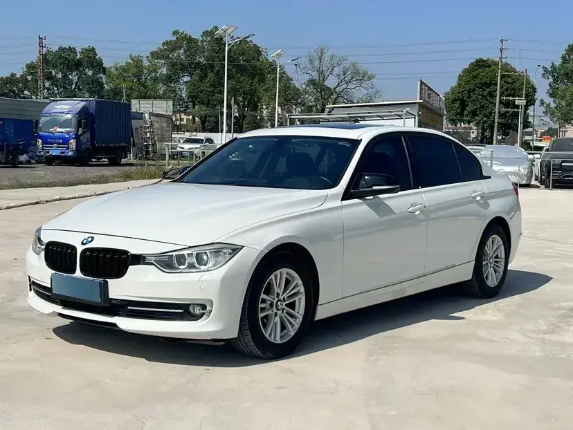 2013 BMW 3 Series 2.0T 184HP L4 8AT