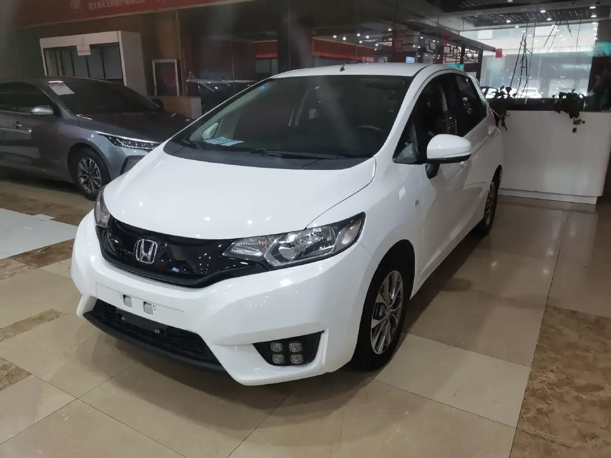 2014 Honda Fit 1.5L 131HP L4 CVT