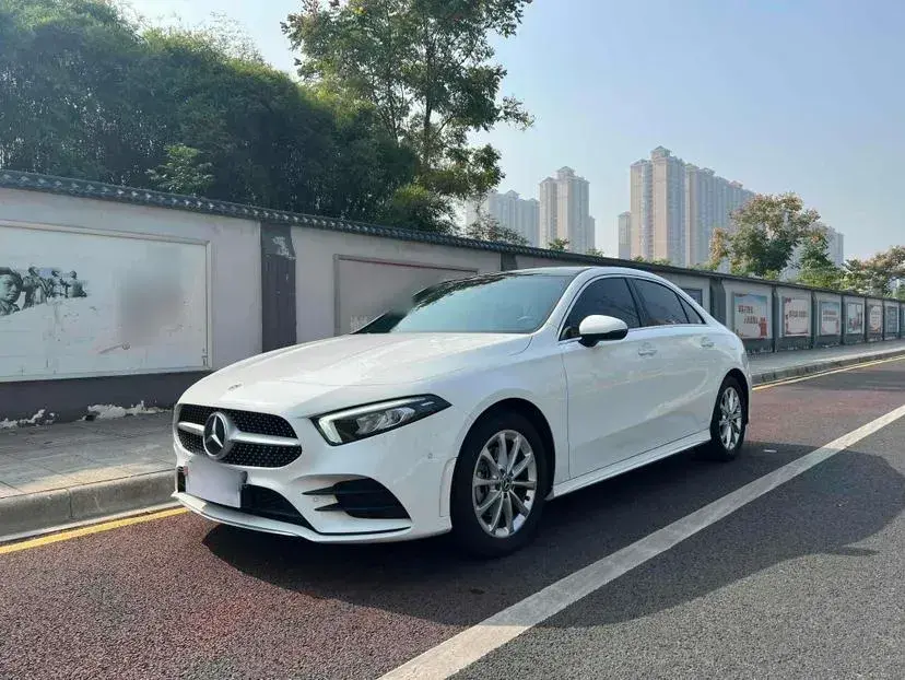 2022 Mercedes-Benz A Class 1.3T 163HP L4 7DCT