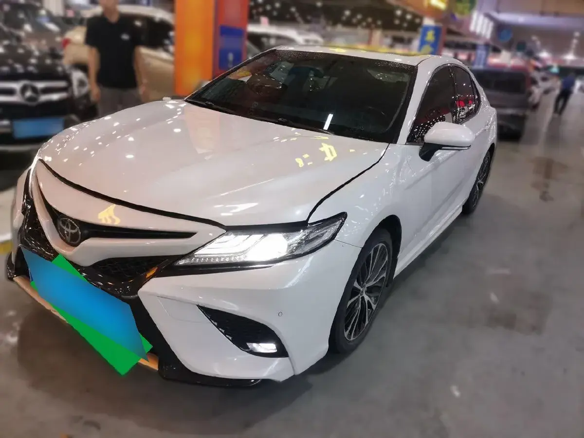 2019 Toyota Camry 2.5L 209HP L4 8AT