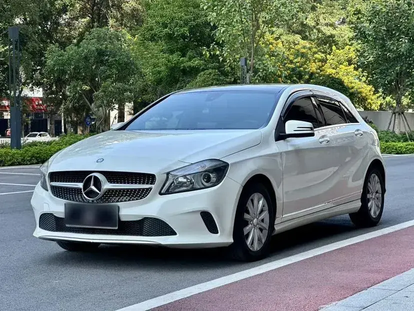 2016 Mercedes-Benz A Class 1.6T 122HP L4 7DCT