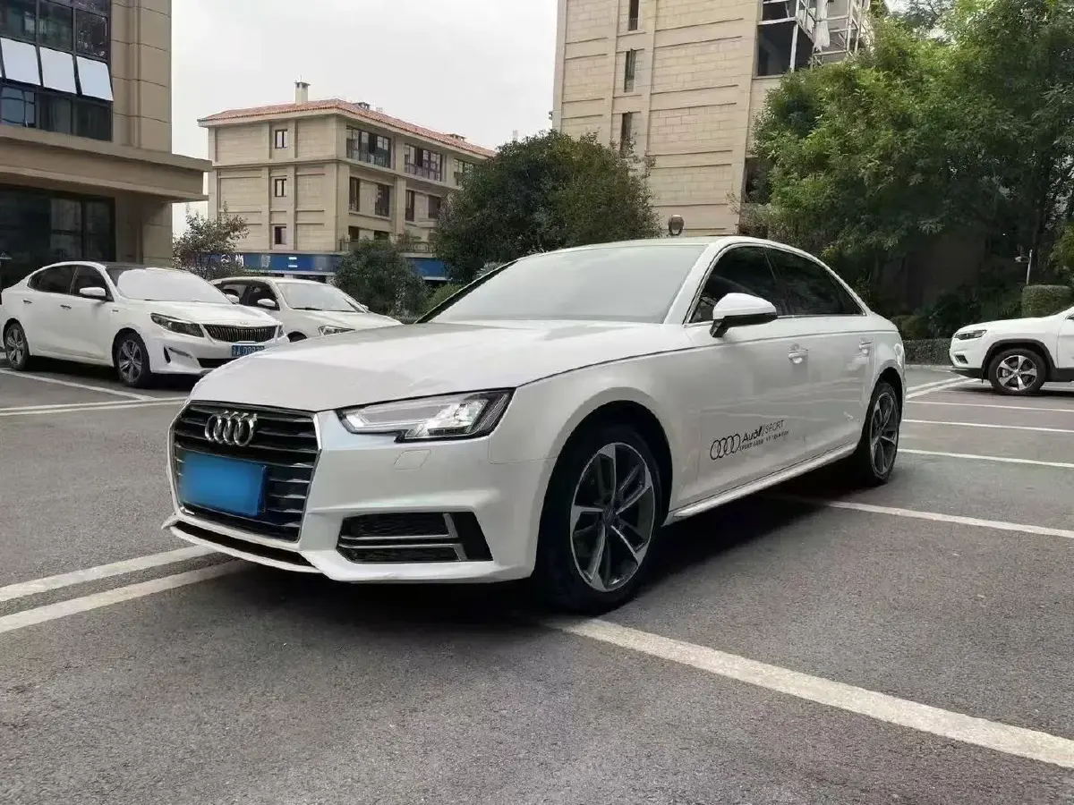 2019 Audi A4L 2.0T 190HP L4 7DCT