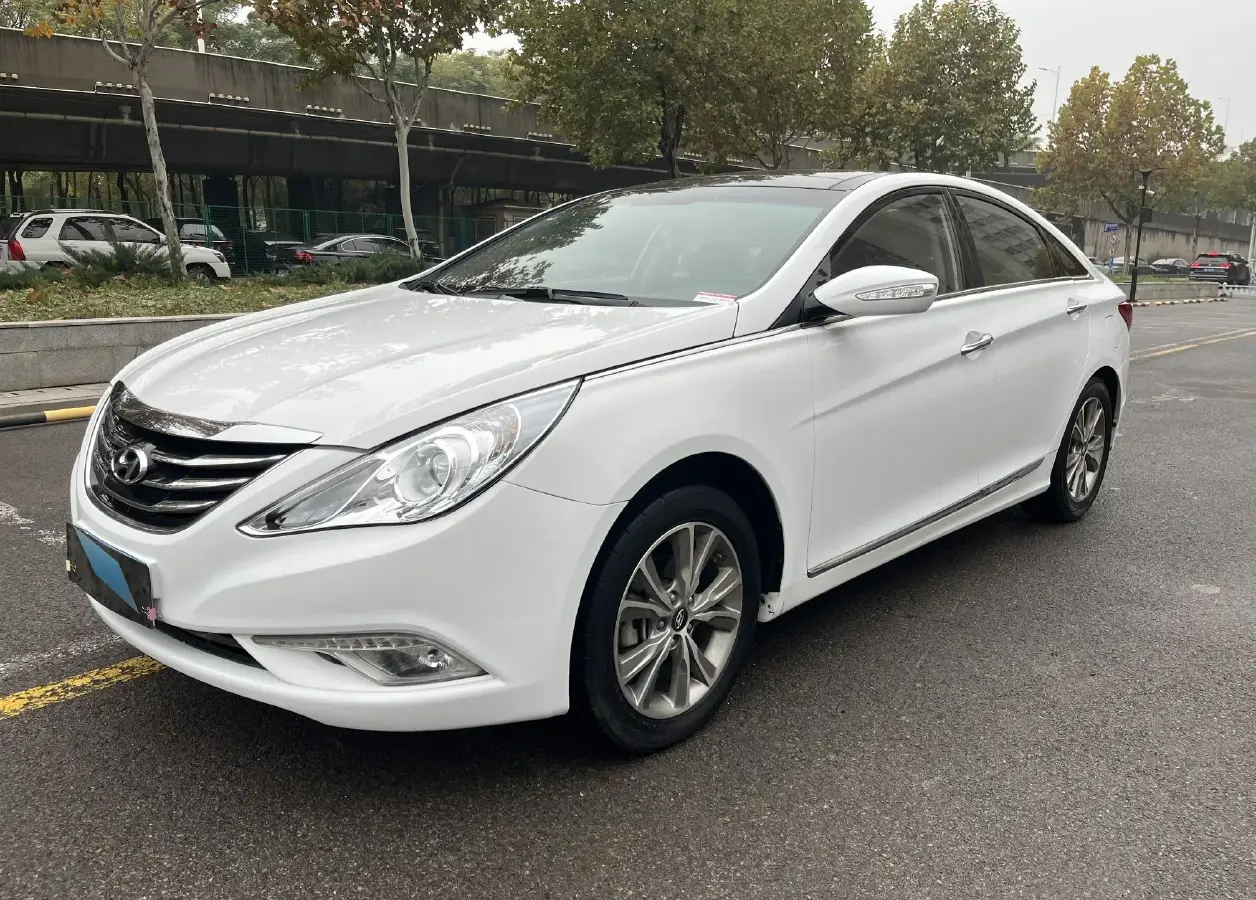 2014 Hyundai Sonata 2.4L 180HP L4 6AT