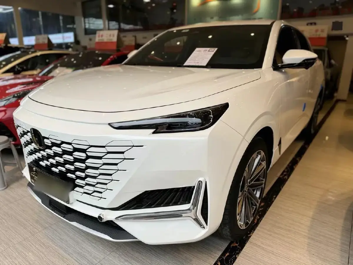 2023 ChangAn UNI-K 2.0T 233HP L4 8AT