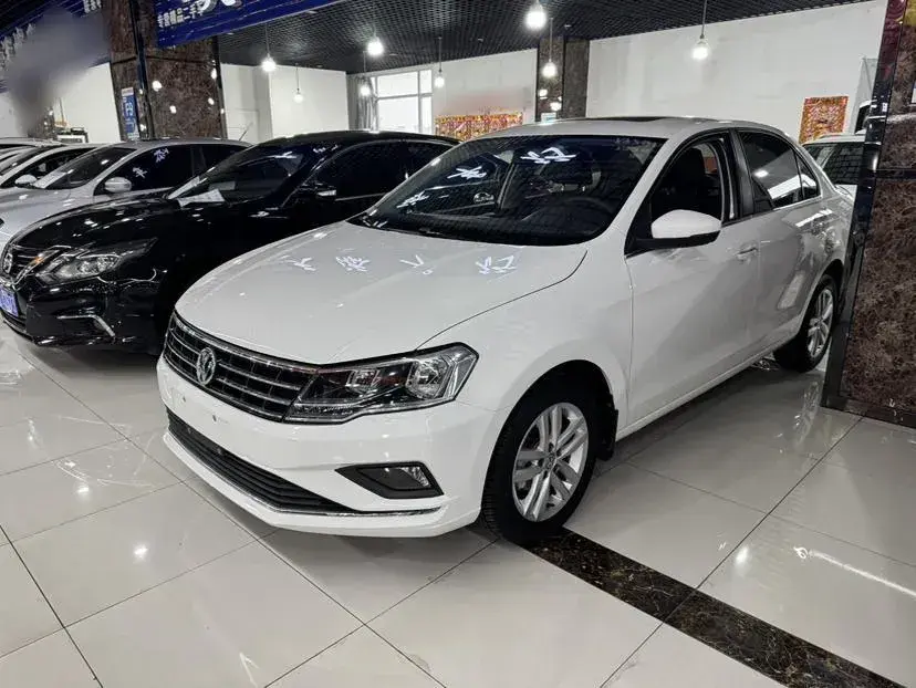 2017 Volkswagen Jetta 1.4L 90HP L4 5MT