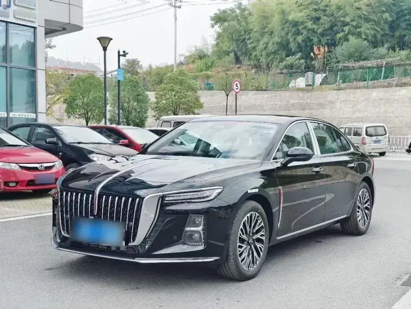2025 HongQi H5 2.0T 224HP L4 8AT
