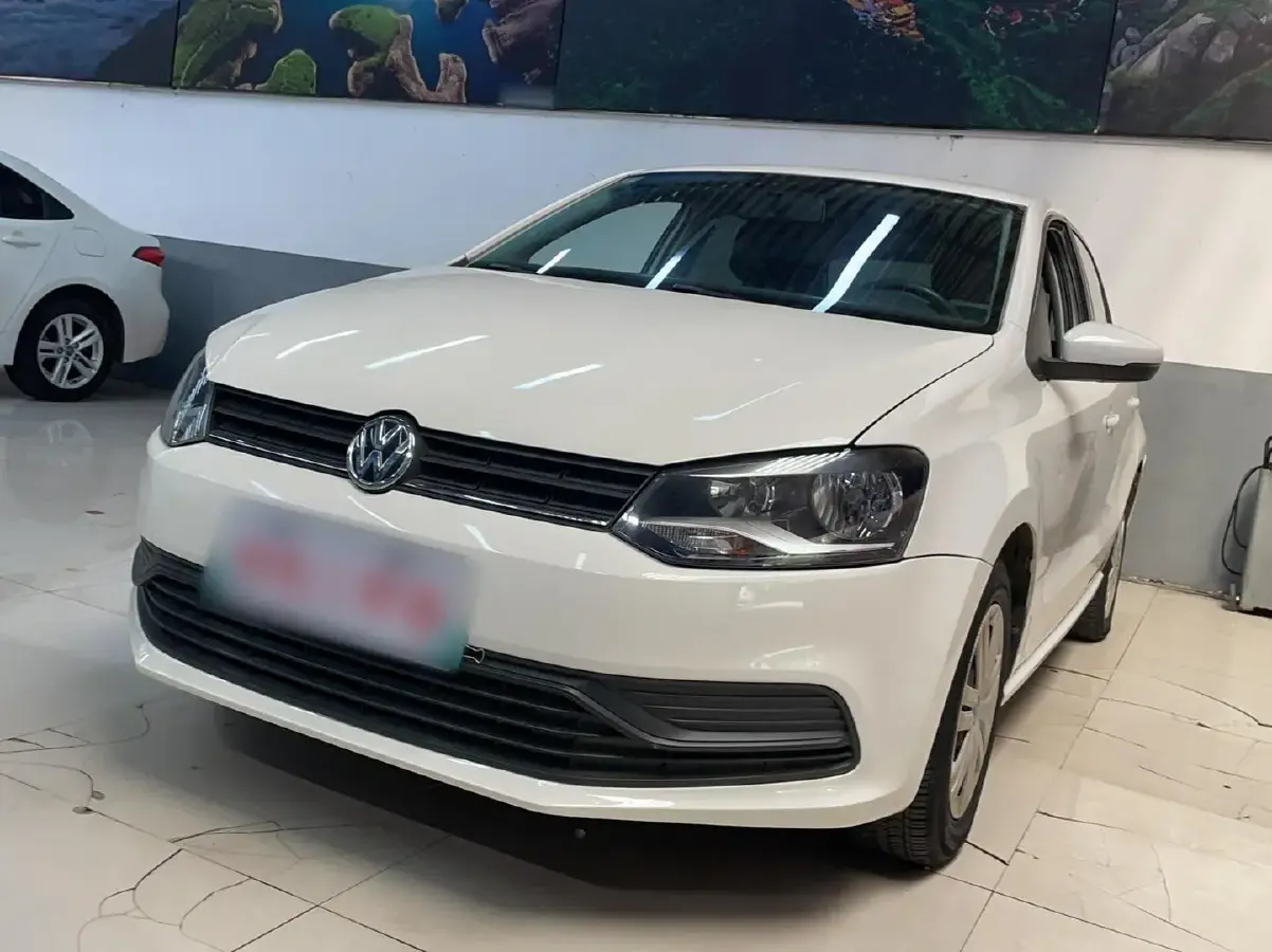 2016 Volkswagen Polo 1.4L 90HP L4 6AT