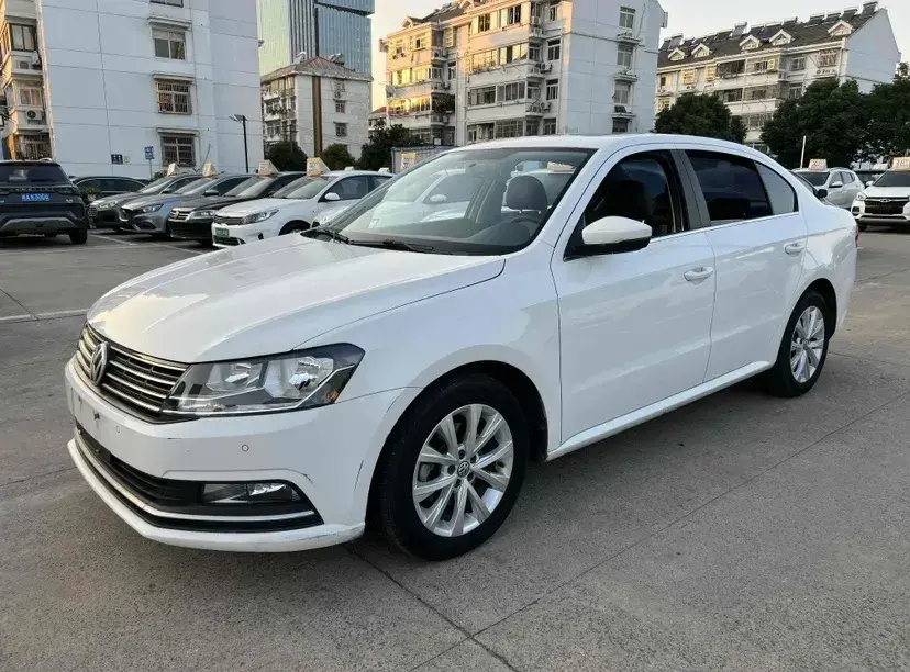 2017 Volkswagen Lavida 1.6L 110HP L4 5MT