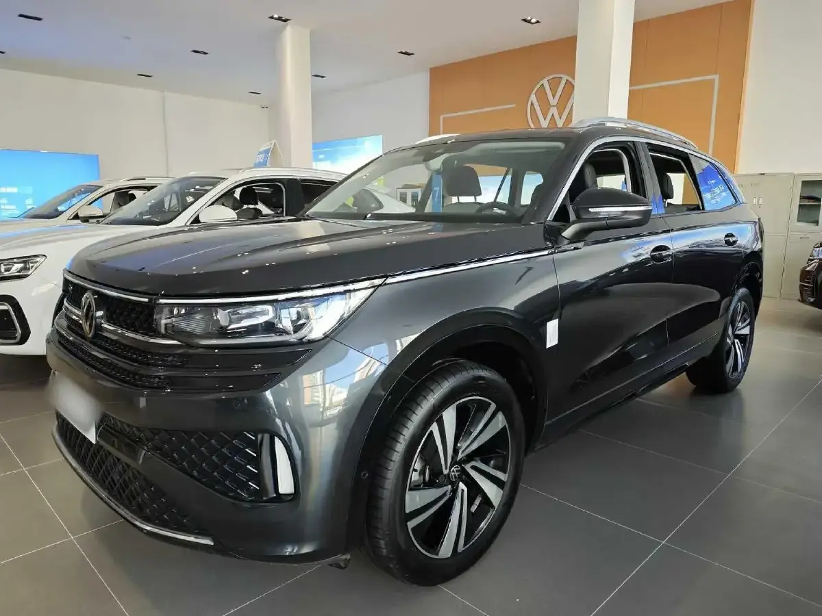 2023 Volkswagen Tavendor 2.0T 220HP L4 7DCT