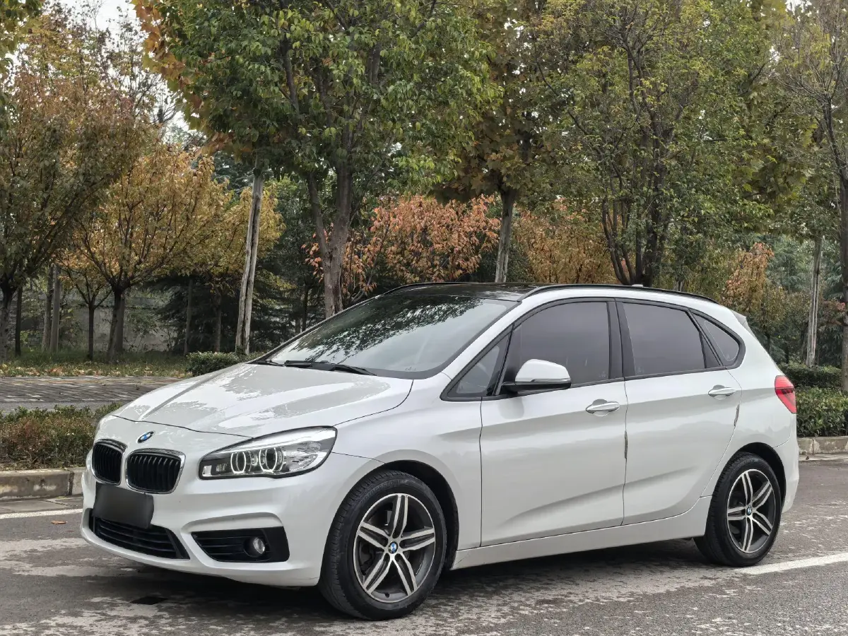 2015 BMW 2 Series Wagon 1.5T 136HP L3 6AT