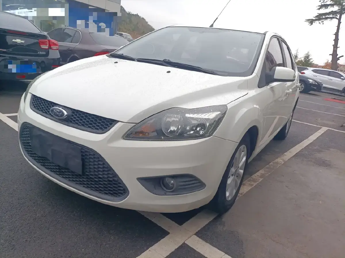 2013 Ford Focus 1.8L 124HP L4 5MT