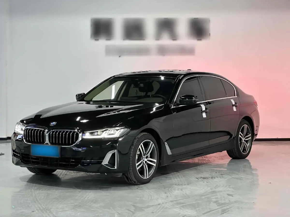2022 BMW 5 Series 2.0T 252HP L4 8AT