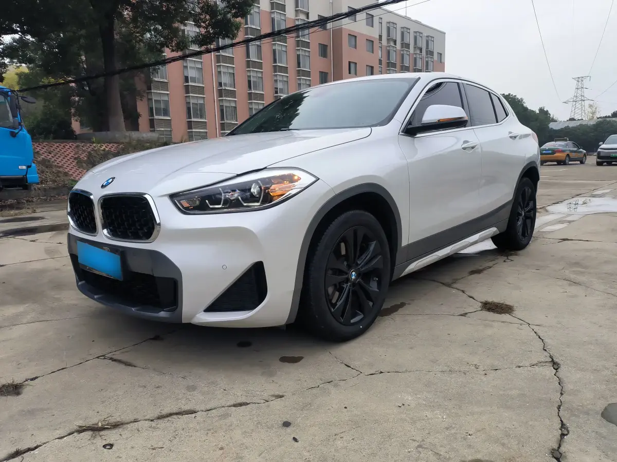 2023 BMW X2 2.0T 178HP L4 7DCT