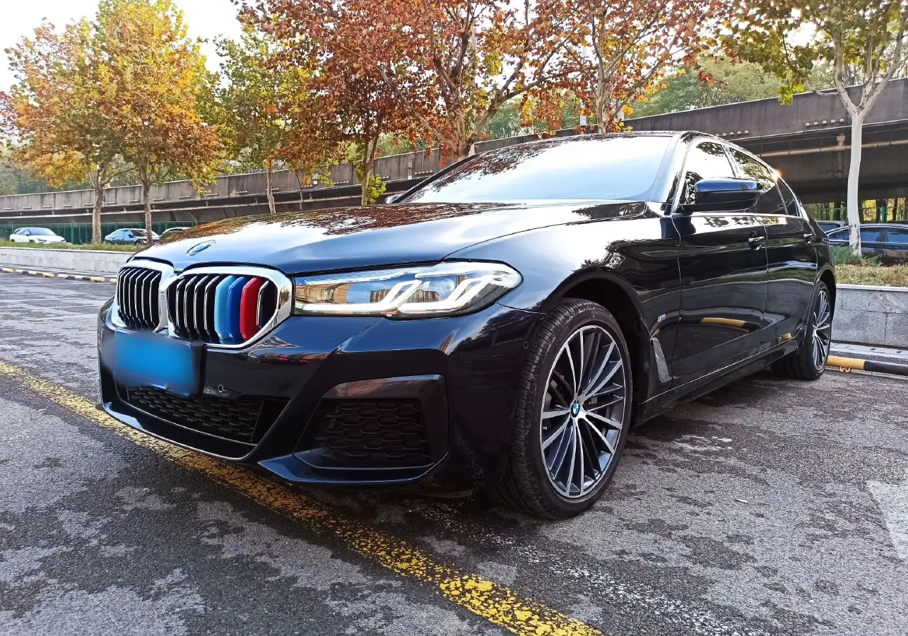 2022 BMW 5 Series 2.0T 252HP L4 8AT