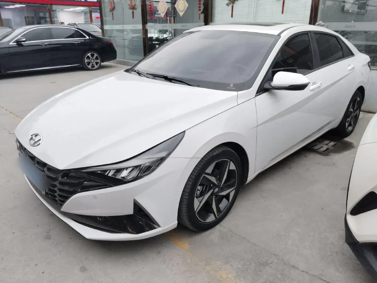 2022 Hyundai Elantra 1.5L 115HP L4 CVT