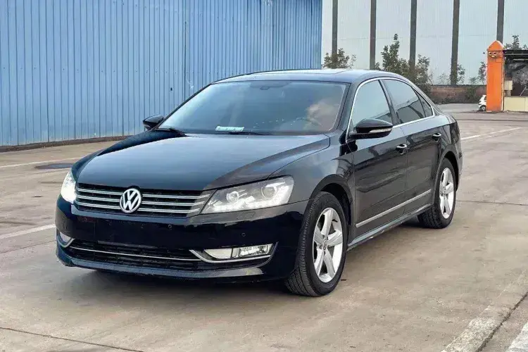 2014 Volkswagen Passat 1.8T 160HP L4 7DCT