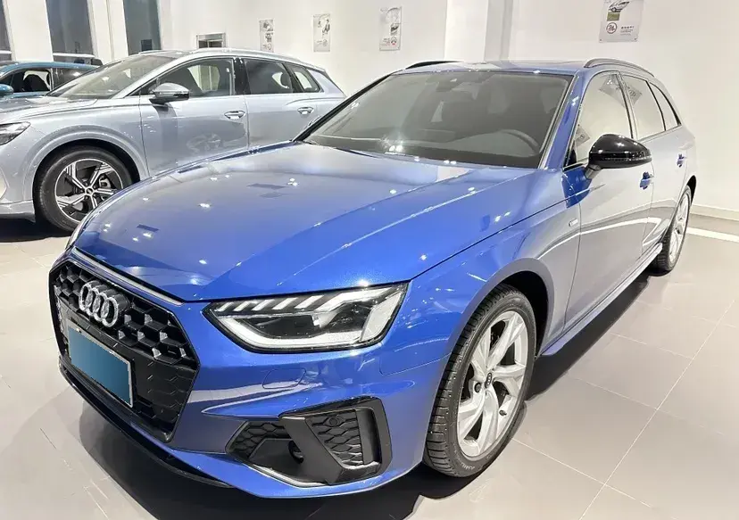 2023 Audi A4 2.0T 204HP L4 7DCT